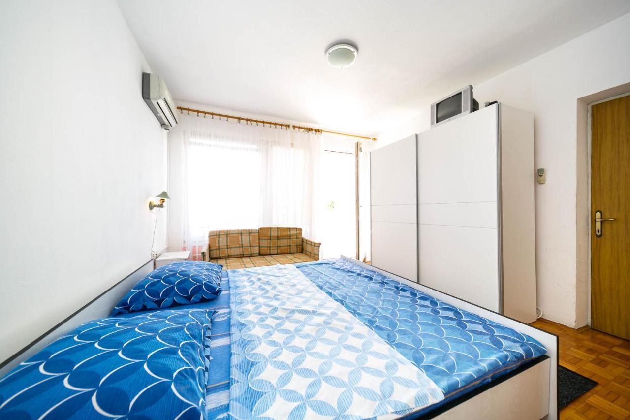 Guesthouse Ivkovic クルク エクステリア 写真