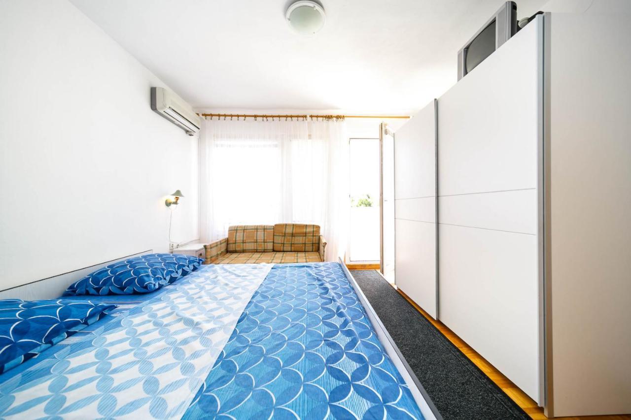 Guesthouse Ivkovic クルク エクステリア 写真