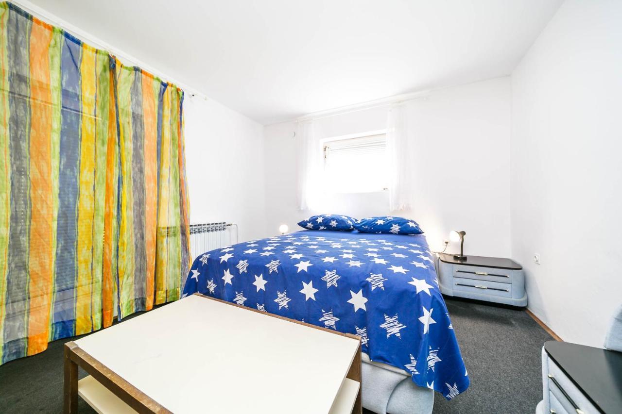 Guesthouse Ivkovic クルク エクステリア 写真
