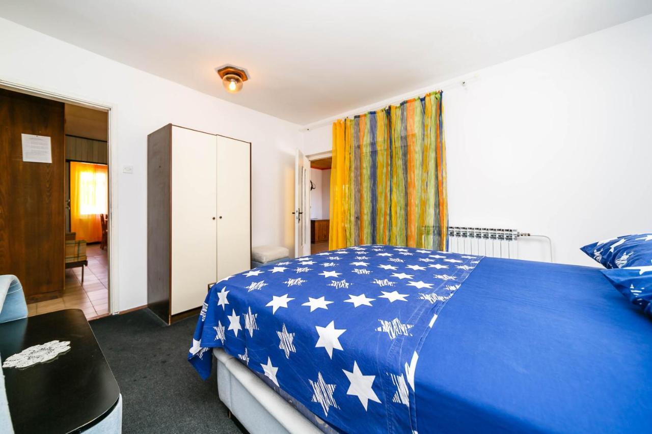 Guesthouse Ivkovic クルク エクステリア 写真