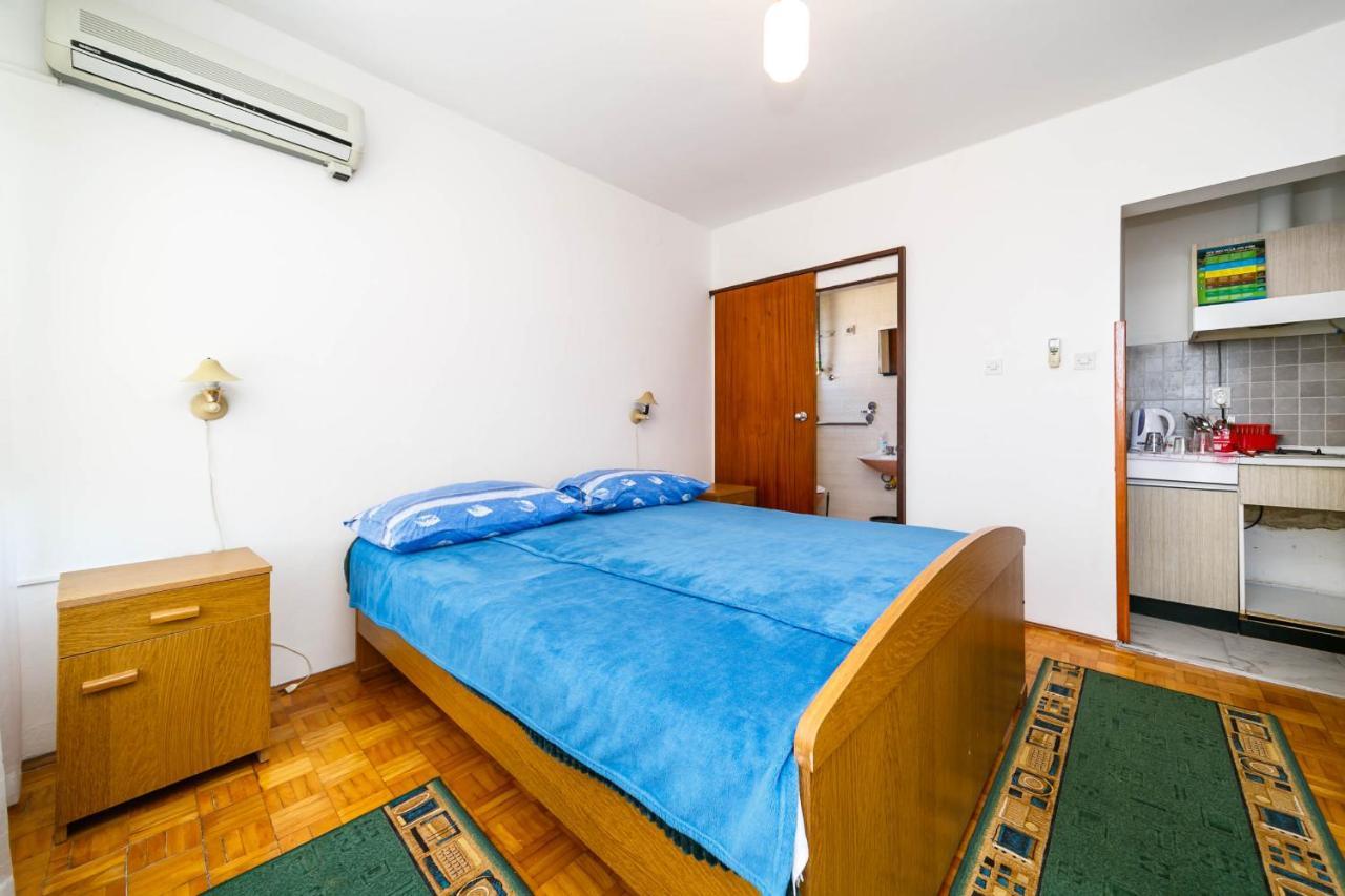 Guesthouse Ivkovic クルク エクステリア 写真